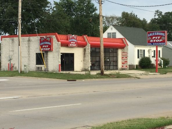 Galesburg Pit Stop: 1317 N Henderson St, Galesburg, IL 61401